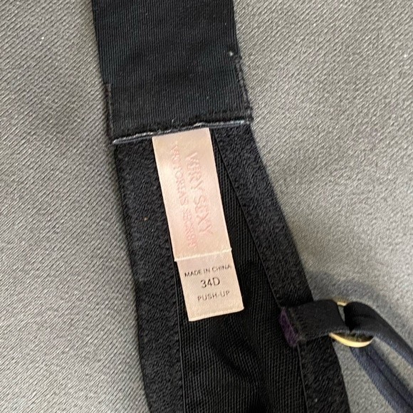 Very sexy push-up with padding bra by Victoria Secrets size 34D black - Picture 3 of 4